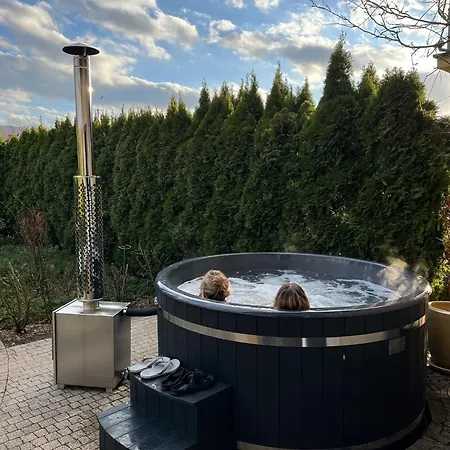 Noce I Dnie Z Prywatnym Jacuzzi Apartamento Jaworze