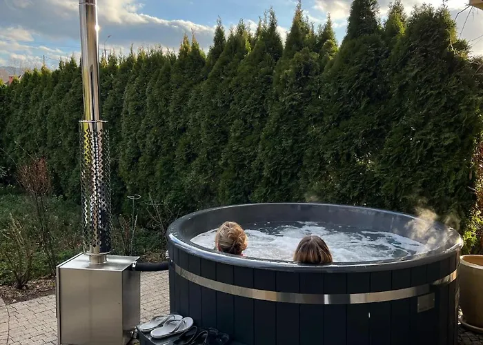 Noce I Dnie Z Prywatnym Jacuzzi Apartamento Jaworze